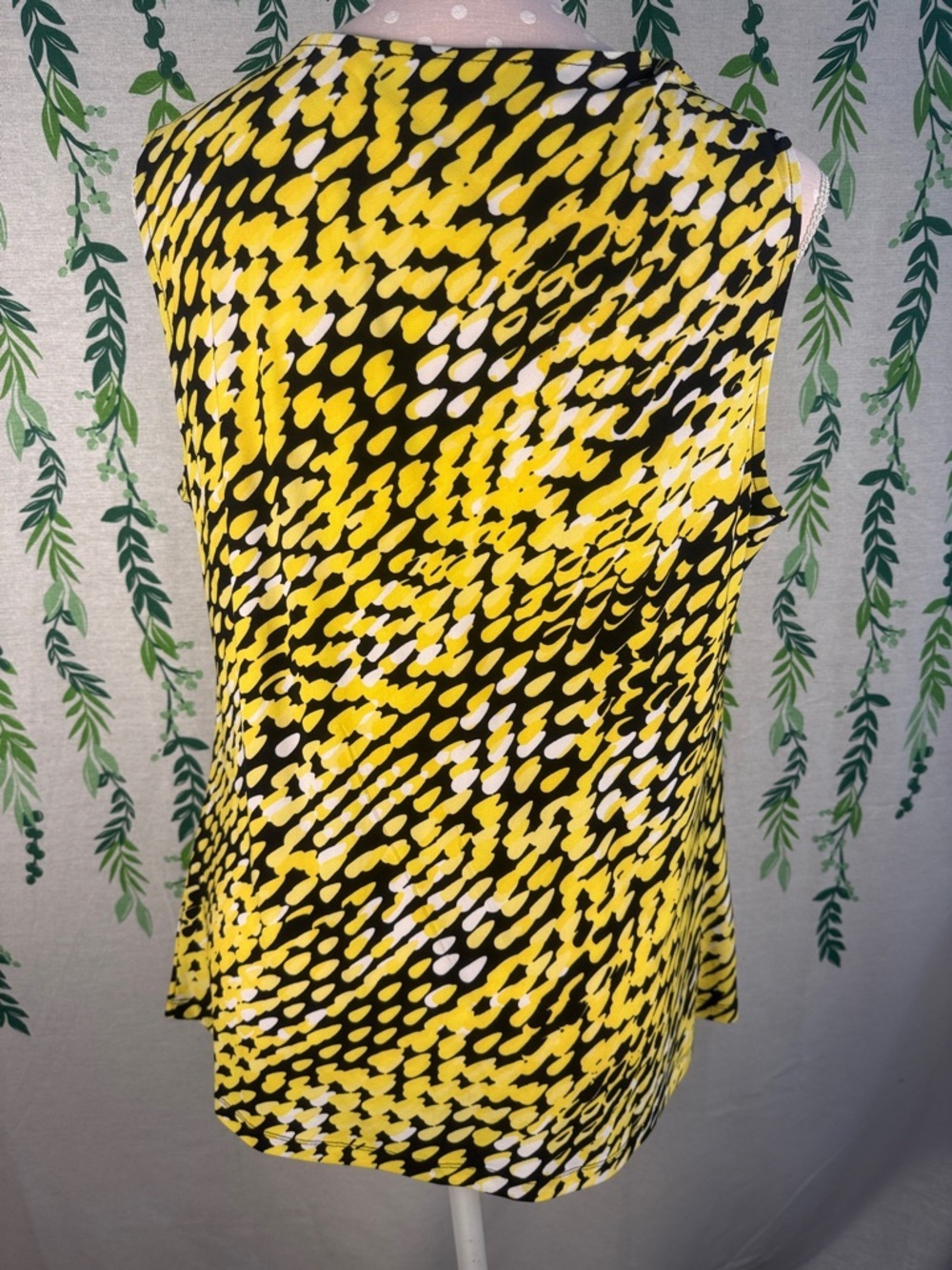 Evan Picone Yellow Black White Cowl Neck Sleeveless Top B5 - Picture 3 of 3